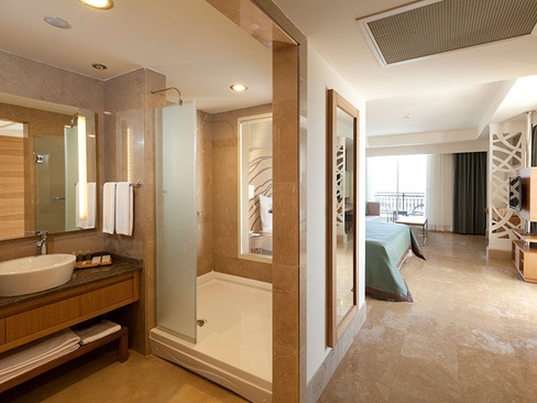 Paloma Oceana Resort