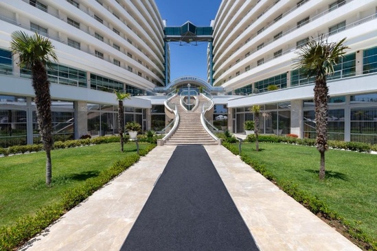 Miracle Resort