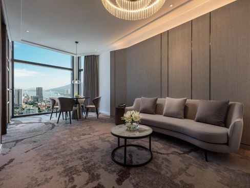 Crowne Plaza Danang Central Hotel (Ex.Bay Capital Danang)
