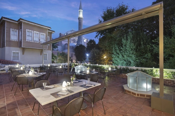 Hagia Sofia Mansions Istanbul, Curio Collection By Hilton