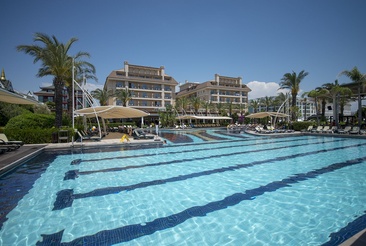 Crystal Family Resort & Spa
