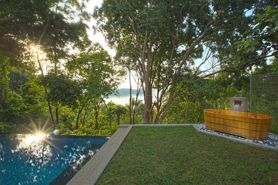 Ambong Pool Villas