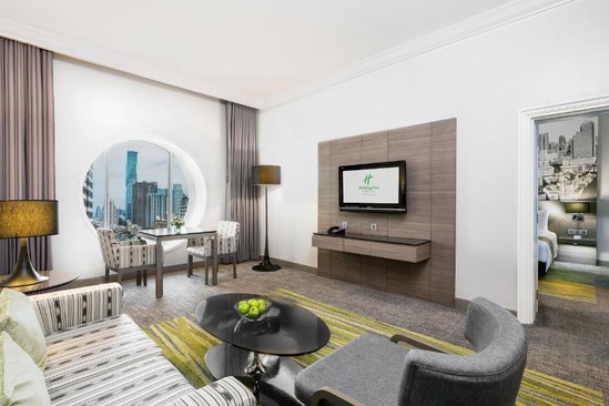 Holiday Inn Bangkok Silom