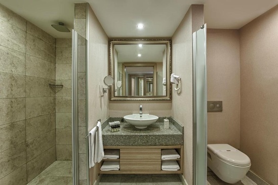 Delphine Deluxe Resort
