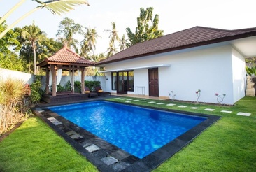 Puri Saron Lovina Hotel