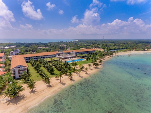 Amaya Beach Passikudah