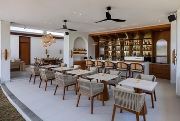 Sumitra Luxury Villas A Pramana