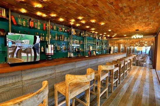 Thaproban Pavilion Waves