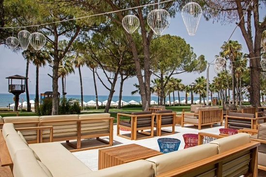 Acanthus Cennet Barut Collection