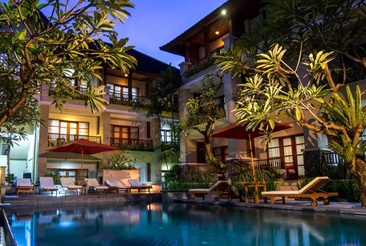 Fourteen Roses Boutique Hotel