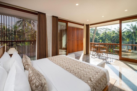 Unagi Wooden Villa By Emana