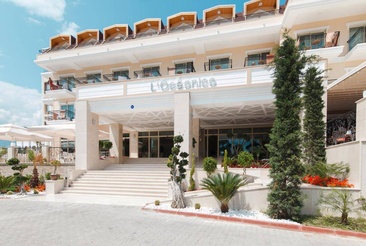 L`Oceanica Beach Resort Hotel