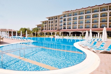 Paloma Oceana Resort