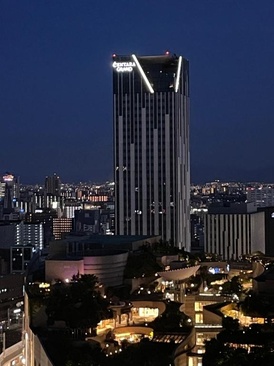  Centara Grand Hotel Osaka