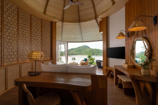 Sinae Phuket Luxury Hotel