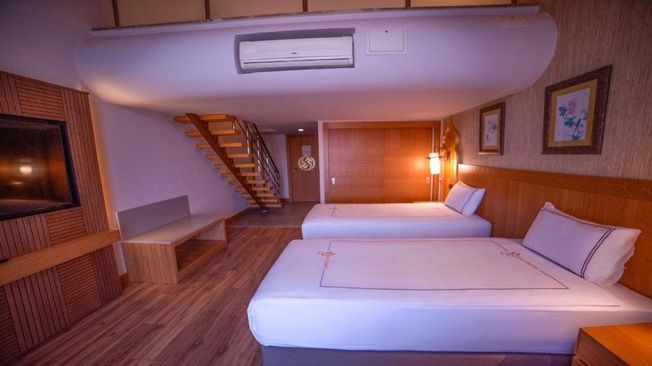 Royal Dragon Hotel
