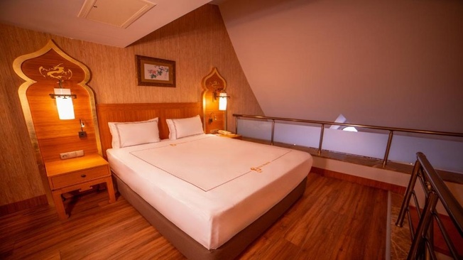 Royal Dragon Hotel