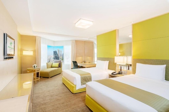 Holiday Inn Bangkok Silom