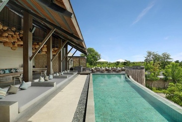 Cross Bali Breakers Resort