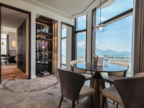 Crowne Plaza Danang Central Hotel (Ex.Bay Capital Danang)