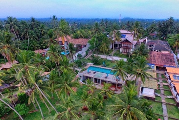 R Degrees Luxury Boutique Hotel