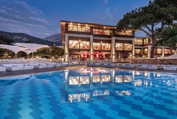 Rixos Sungate - The Land Of Legend Access