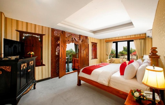 Puri Saron Lovina Hotel