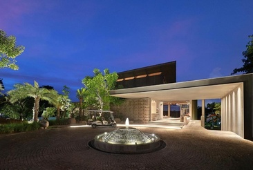 Cross Bali Breakers Resort
