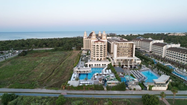 J'Adore Deluxe Hotel & Spa