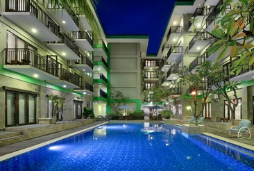 Famous Hotel Kuta