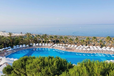 Paloma Oceana Resort