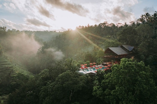 Buahan, A Banyan Tree Escape