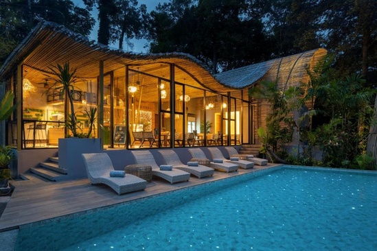 Sinae Phuket Luxury Hotel