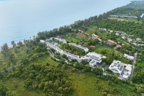 Le Meridien Phuket Mai Khao Beach Resort