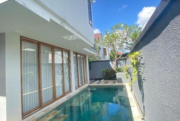 Grand Kesambi Resort & Villa