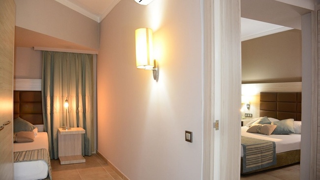 Palmeras Beach Hotel