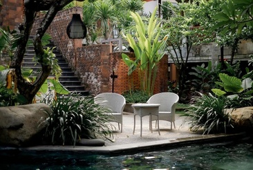 Fourteen Roses Boutique Hotel