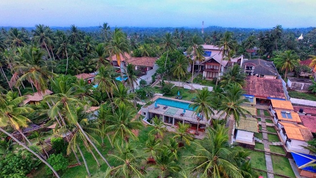 R Degrees Luxury Boutique Hotel