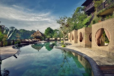 Nandini Jungle By Hanging Gardens
