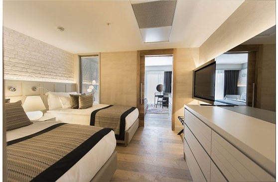 Acanthus Cennet Barut Collection