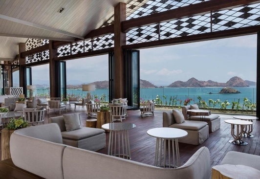 Ayana Komodo Resort, Waecicu Beach