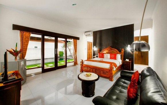 Puri Saron Lovina Hotel