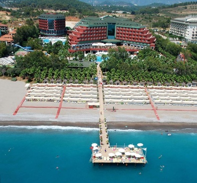 Delphine Deluxe Resort