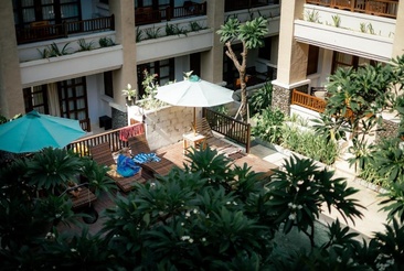 Fourteen Roses Beach Hotel