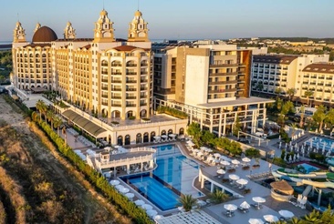 J'Adore Deluxe Hotel & Spa