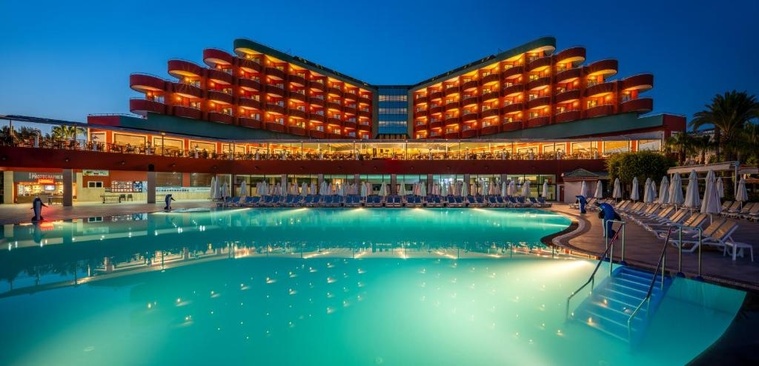 Delphine Deluxe Resort