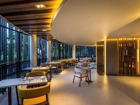 Holiday Inn Resort Phuket Karon Beach (Ex. Destination Karon) (Karon Beach)